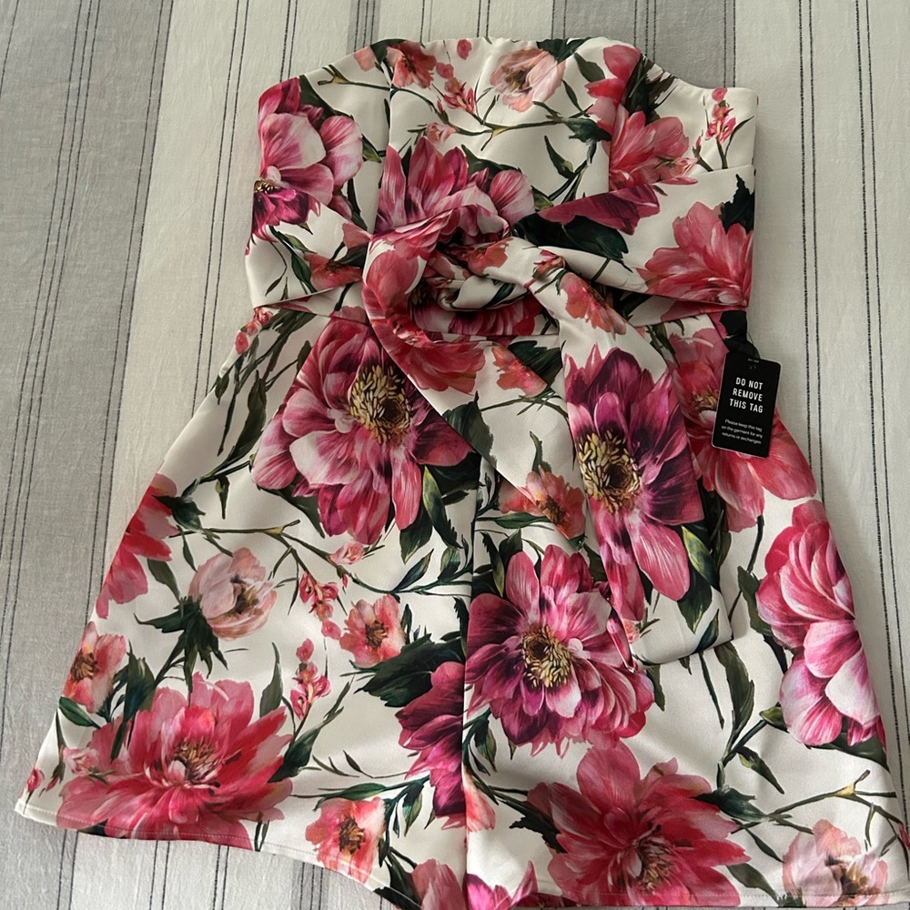 EXPRESS Satin Floral Strapless Tie Waist Romper size 4 - Picture 4 of 7